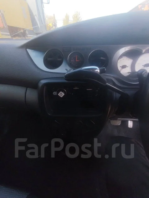 Daihatsu YRV ����