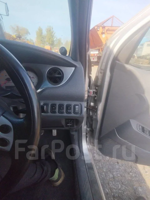 Daihatsu YRV ����