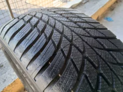 Bridgestone Blizzak LM-001
