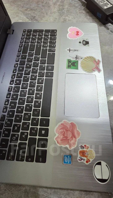 Asus VivoBook 17. 17.3", WiFi: 1 ����