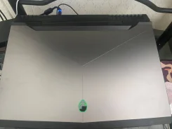 Dell Alienware 17 R5. 17.3", ��� 32 ��, ���� 1 500���, WiFi: 1, Bluetooth: 1 ����