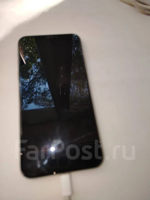 Apple iPhone X. �/�, 64 ��, �����, 4G LTE ����