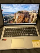 Asus VivoBook. 15", 2,9����, ��� 16 ��, ���� 512���, WiFi, Bluetooth ����