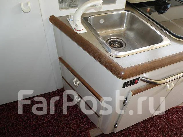 Bayliner. 1994 ���, ����� 8��., ��������� ������������, 99��.�., ������ ����