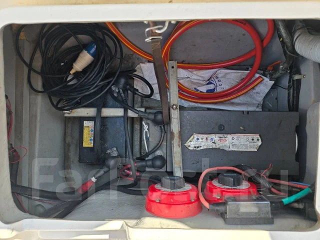 Yamaha CR-27. 1996 ���, ����� 8,6��., ��������� ���������, 225��.�., ������ ����
