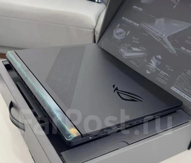 Asus ROG Strix Scar 18. 18.4", 2,7����, ��� 32 ��, ���� 1 024���, WiFi: 1, Bluetooth: 1, ����������� �� 18��. ����