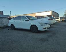 Nissan Almera ����