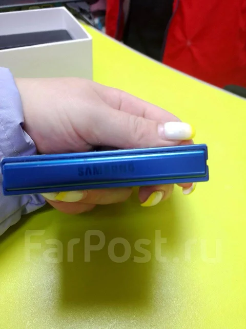 Samsung Galaxy Z Flip7. �/�, 256 ��, �����, 5G, NFC ����