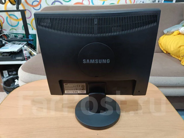 Samsung. 19", ���������� �� (LCD, LED, QLED) ����