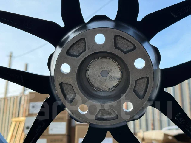 HRE. 7.5x17", 5x114.3, ET38, �� 73,1���. ����