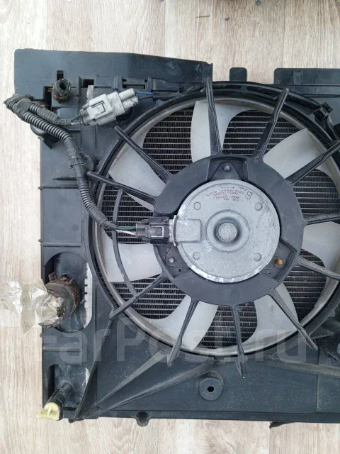 �������� ��������� Prius ZVW30 16400-37230 ����
