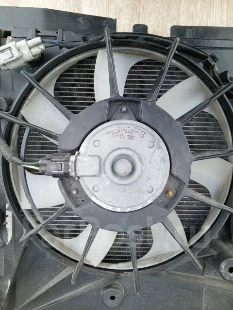 �������� ��������� Prius ZVW30 16400-37230 ����
