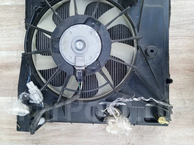 �������� ��������� Prius ZVW30 16400-37230 ����