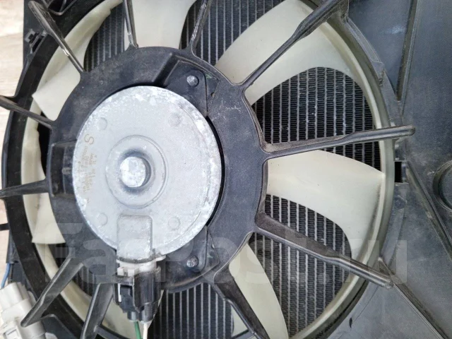 �������� ��������� Prius ZVW30 16400-37230 ����