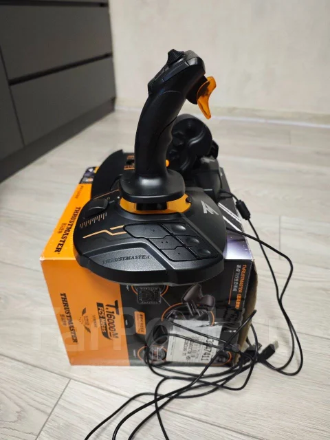 Thrustmaster ����