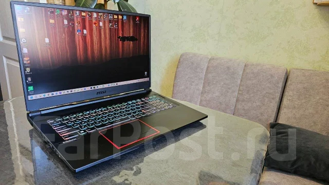 MSI GE75 Raider. 17.3", 2,3����, ��� 32 ��, ���� 2 048���, WiFi: 1, Bluetooth: 1, ����������� �� 1��. ����