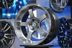 Advan Racing GT. 9.5x18", 5x114.3, ET20, �� 73,1���. ����