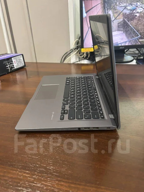 Asus X415. 14", 1,1����, ��� 4 ��, ���� 120���, WiFi: 1, Bluetooth: 1, ����������� �� 12��. ����