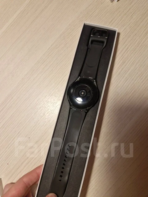 Samsung Galaxy Watch4 Classic ����