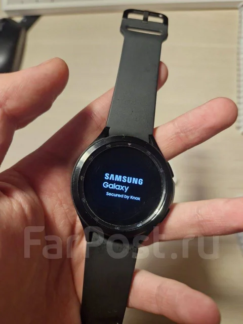 Samsung Galaxy Watch4 Classic ����