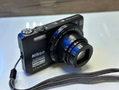 Nikon Coolpix S7000 ����