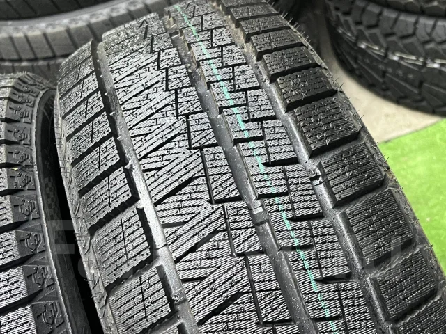 Kapsen SnowShoes AW33, 215/55 R17, 17