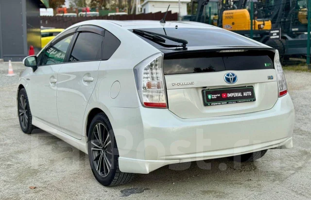 Toyota Prius. �������, ��������, 1.8 (99��.�.), ������, 217 000����. �� ����