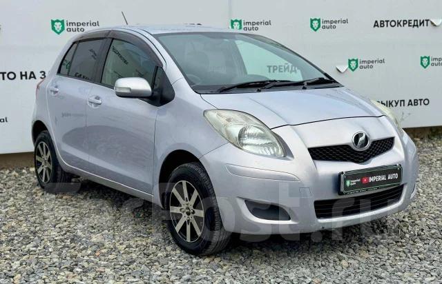 Toyota Vitz. �������, ��������, 1.0 (71��.�.), ������, 195 000����. �� ����