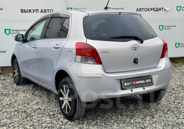 Toyota Vitz. �������, ��������, 1.0 (71��.�.), ������, 195 000����. �� ����