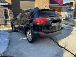 Toyota RAV4 ����