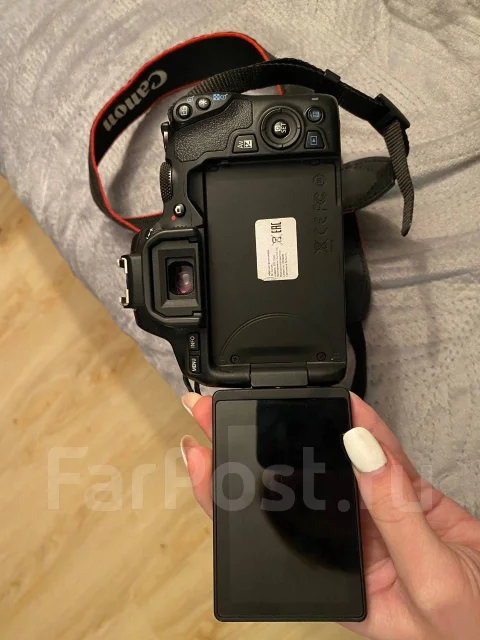 Canon EOS 250D Kit ����