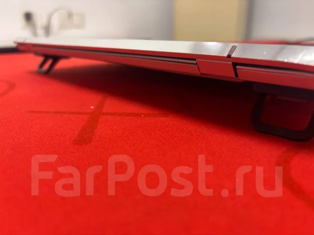 HP Envy. 13.3", 1,8����, ��� 4 ��, ���� 512���, WiFi: 1, Bluetooth: 1, ����������� �� 4��. ����