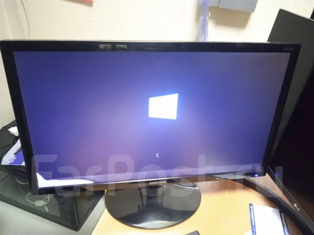 Samsung. 24", ���������� �� (LCD, LED, QLED) ����