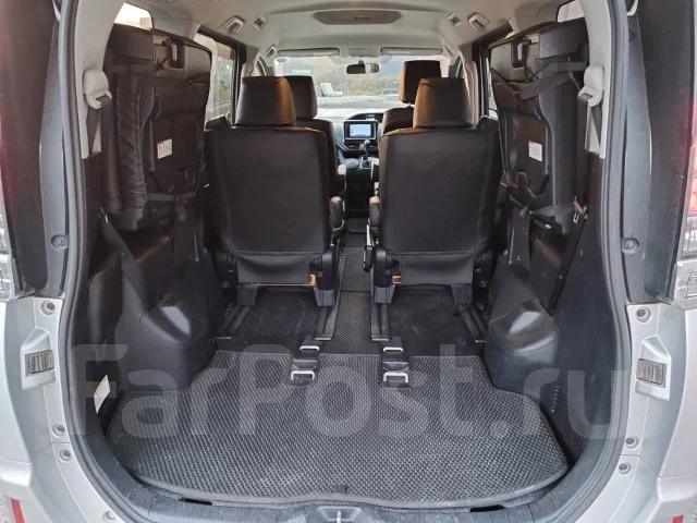 Toyota Voxy. �������, 4wd, 2.0 (152��.�.), ������, 161 600����. �� ����