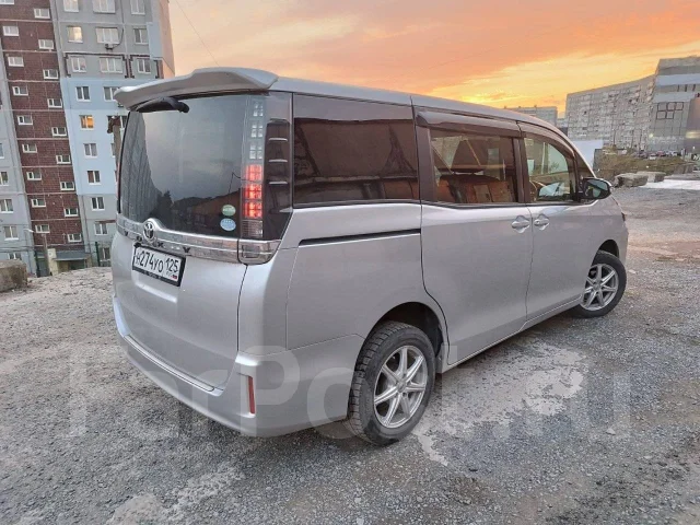 Toyota Voxy. �������, 4wd, 2.0 (152��.�.), ������, 161 600����. �� ����