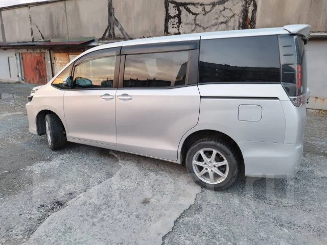 Toyota Voxy. �������, 4wd, 2.0 (152��.�.), ������, 161 600����. �� ����