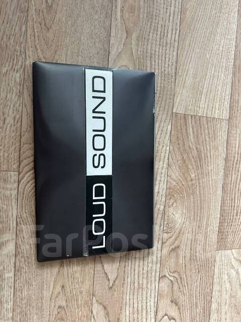 Asus ZenBook UX21E. 11.6", 1,8����, ��� 4 ��, ���� 1���, WiFi: 1, Bluetooth: 1 ����