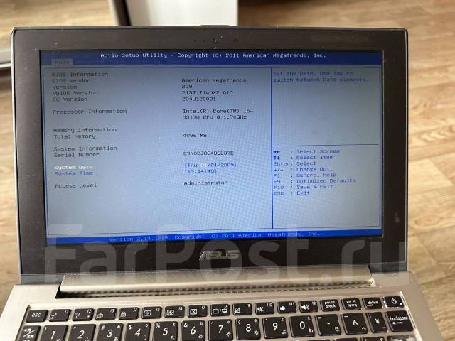 Asus ZenBook UX21E. 11.6", 1,8����, ��� 4 ��, ���� 1���, WiFi: 1, Bluetooth: 1 ����