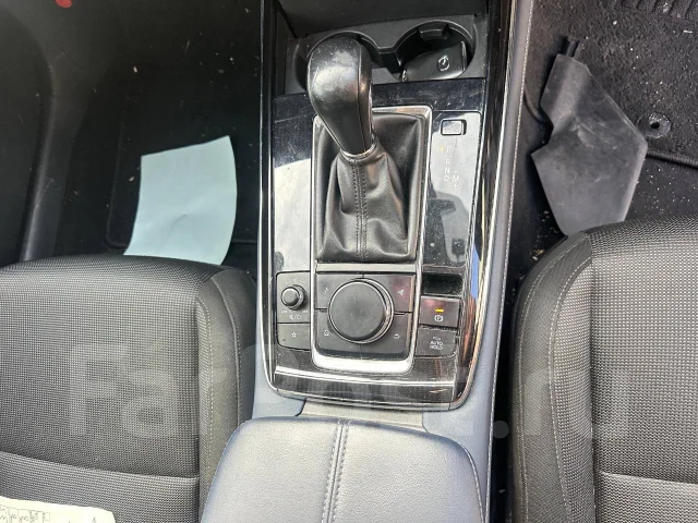 Mazda CX-30. DM8P, S8 ����