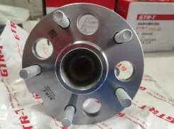 ������� ������ Toyota Noah / Voxi / Esquire ZRR70 ZRR80 42450-28041 ����