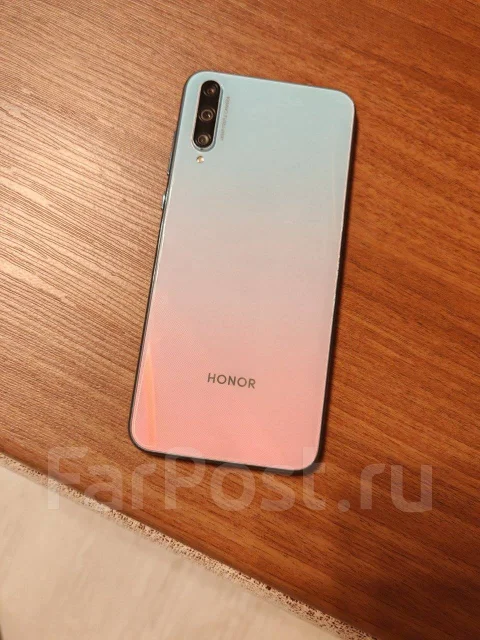 Honor 30i. �/�, 128 ��, �������, 4G LTE, Dual-SIM, NFC ����