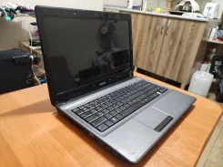 Asus A52JT. WiFi: 1, Bluetooth: 1 ����
