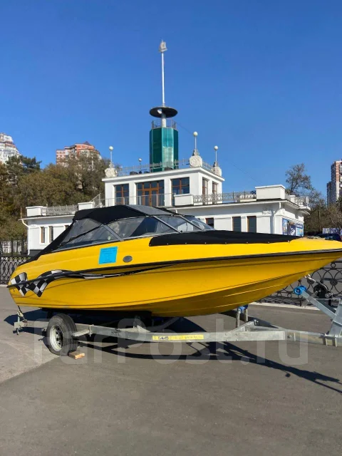 Crownline. 2002 ���, ����� 5,5��., ��������� ������������, 220��.�., ������ ����