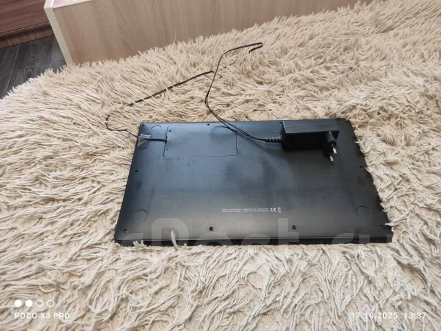 Intel. 15.6", 1,1����, ��� 8 ��, ���� 256���, WiFi: 1, Bluetooth: 1, ����������� �� 4��. ����