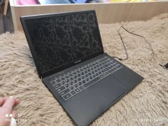 Intel. 15.6", 1,1����, ��� 8 ��, ���� 256���, WiFi, Bluetooth, ����������� �� 4��. ����