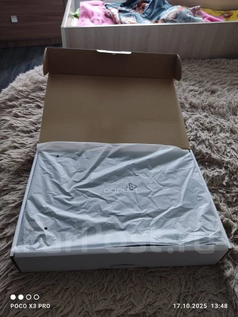 Intel. 15.6", 1,1����, ��� 8 ��, ���� 256���, WiFi: 1, Bluetooth: 1, ����������� �� 4��. ����