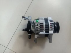��������� Isuzu 4JG2 / 4JB1 / 4JA1 12V 60A 8971338540 ����