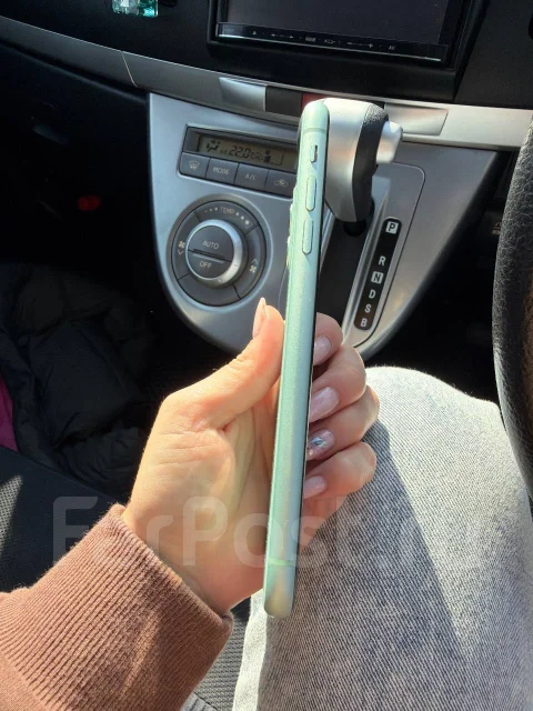 Apple iPhone 11. �/�, 128 ��, ��������� ����