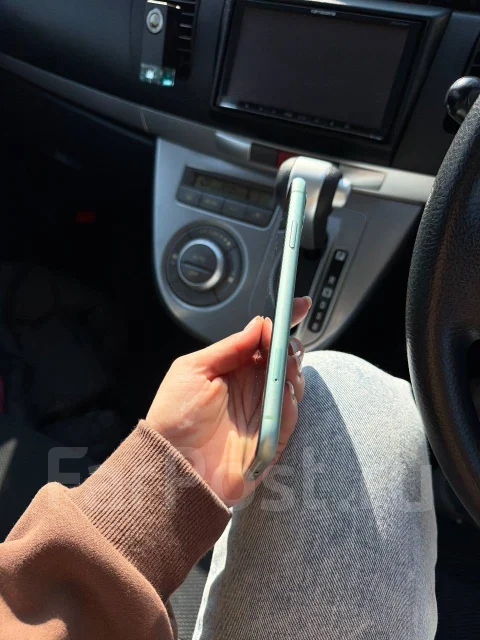 Apple iPhone 11. �/�, 128 ��, ��������� ����