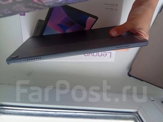 Lenovo Tab M10. ������ 64 �� ����